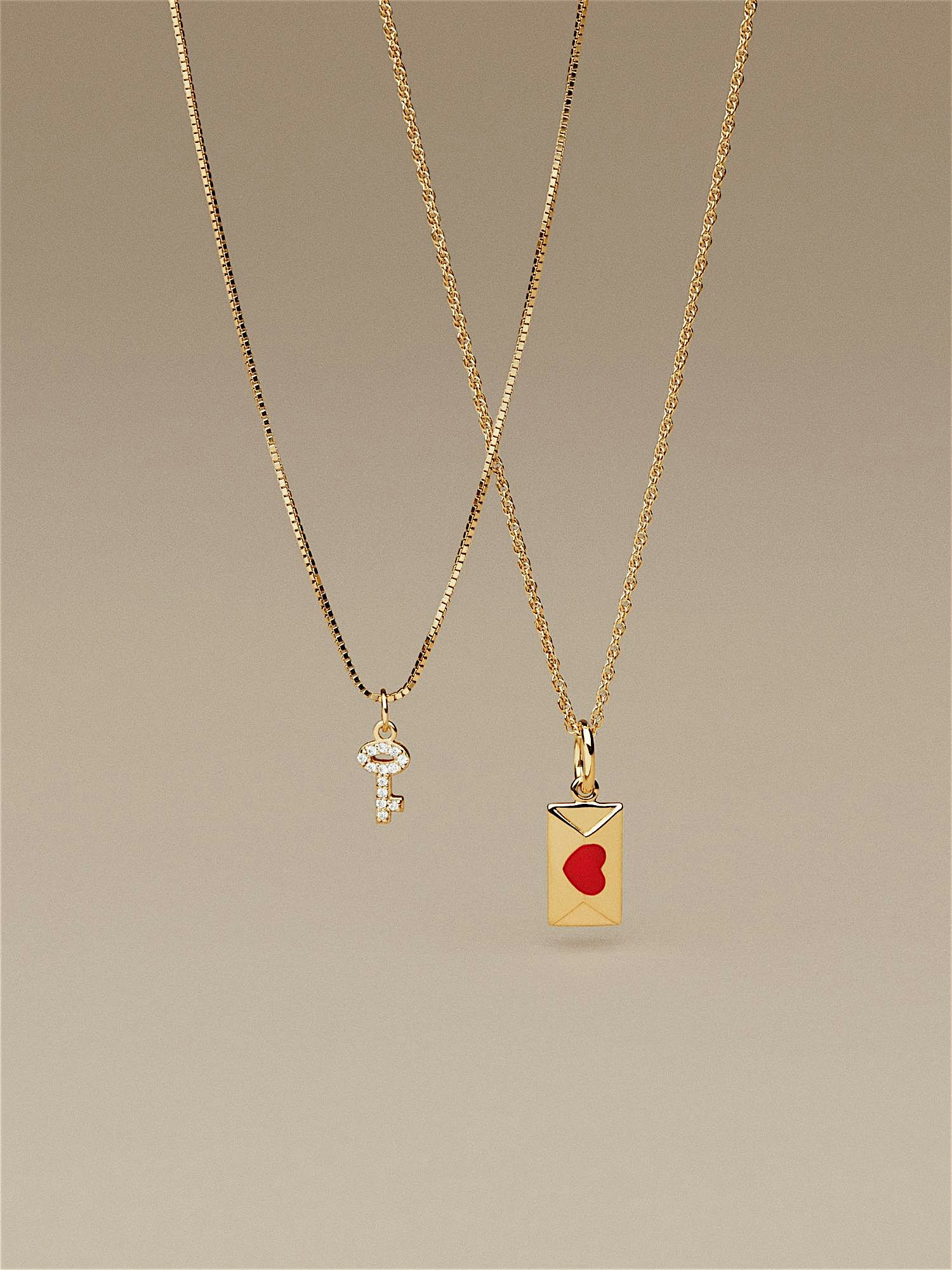 【TATIANA】Plump Lettering Heart Necklace★送料無料★2色 TATIANA】Plump Lettering Heart Necklace☆送料無料☆2色