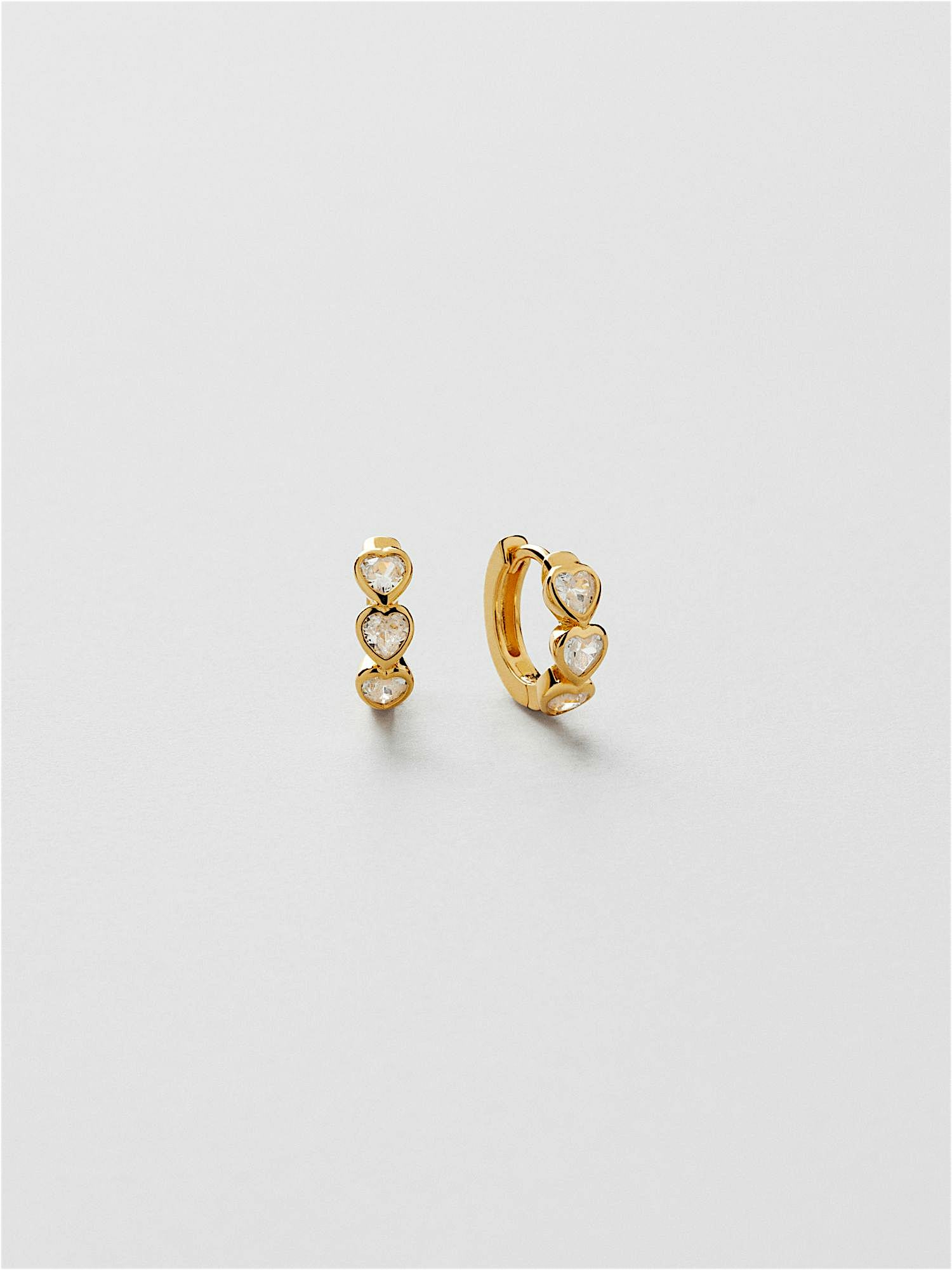 Mini Wavy Heart Earring #2106 (10K Gold) (一つ) Stunning Heart-shaped Gold Earrings | KLENOTA
