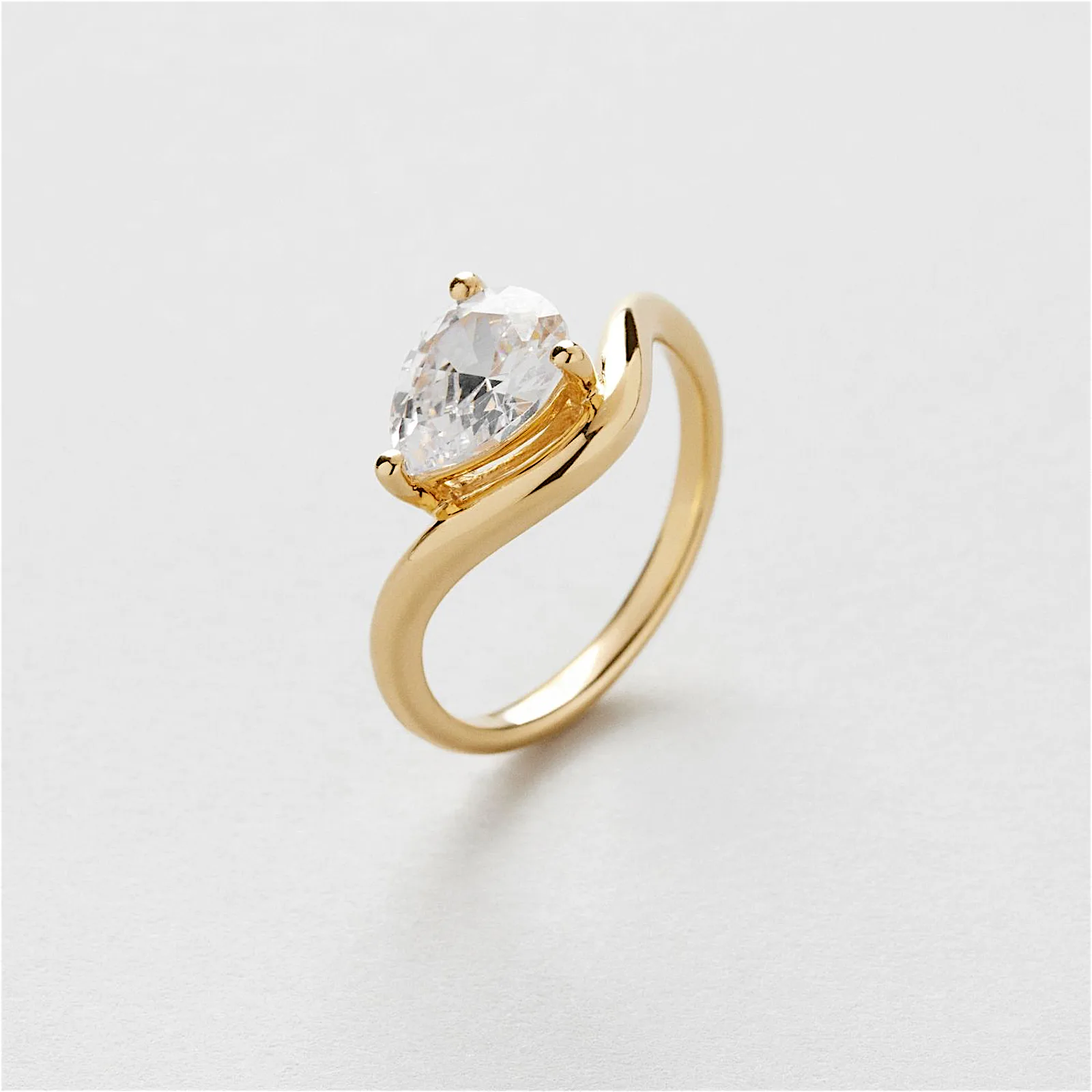 Safira Bling Drop Ring