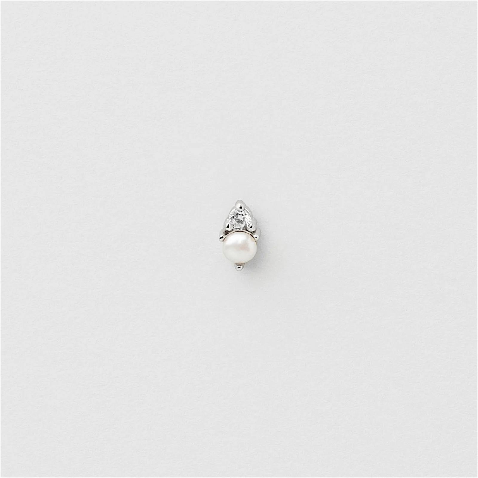 Liz Pearl Piercing