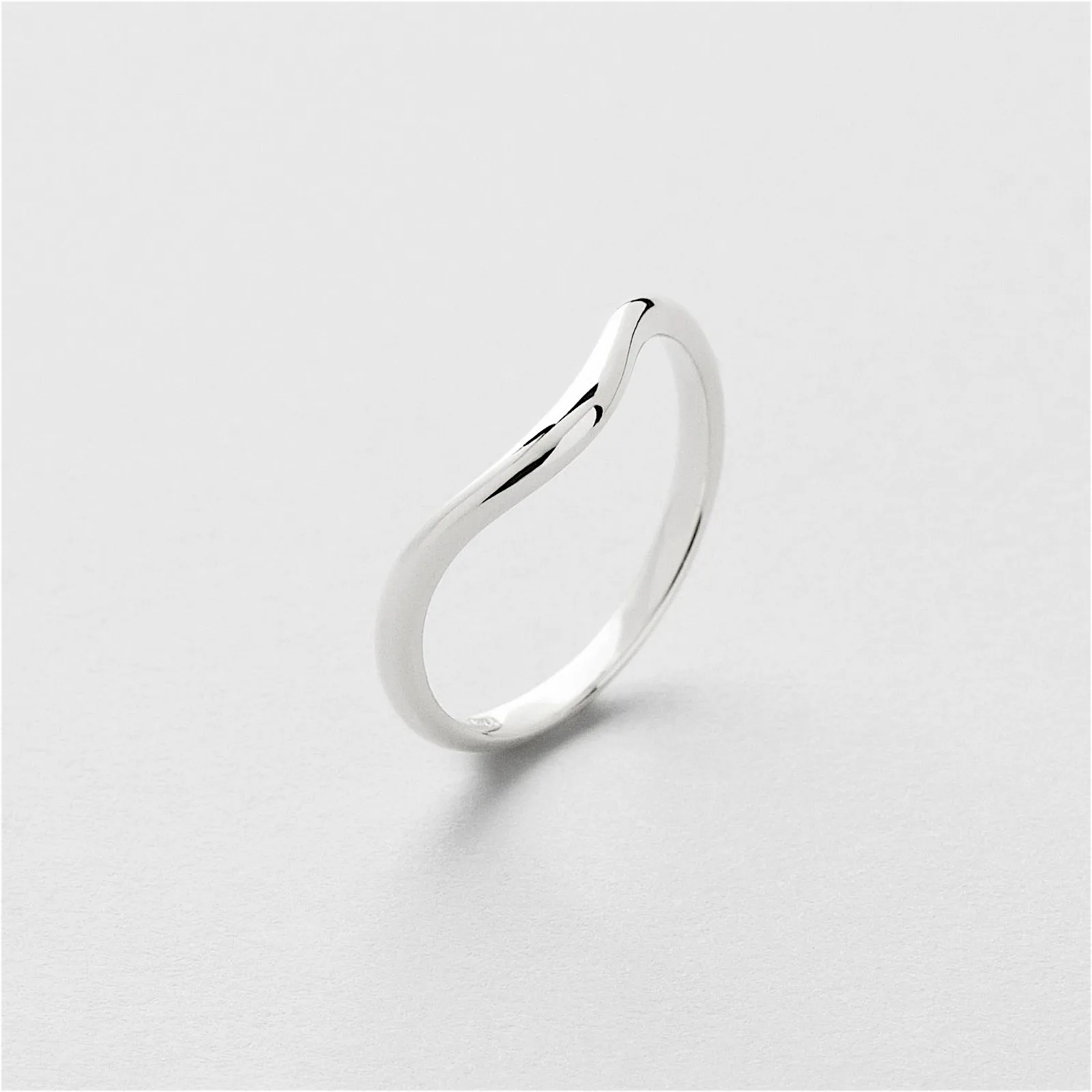 Safira Curve Ring